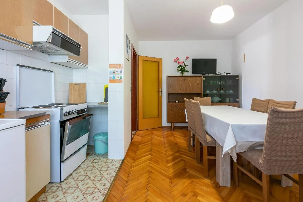 Apartments Mirena Crikvenica