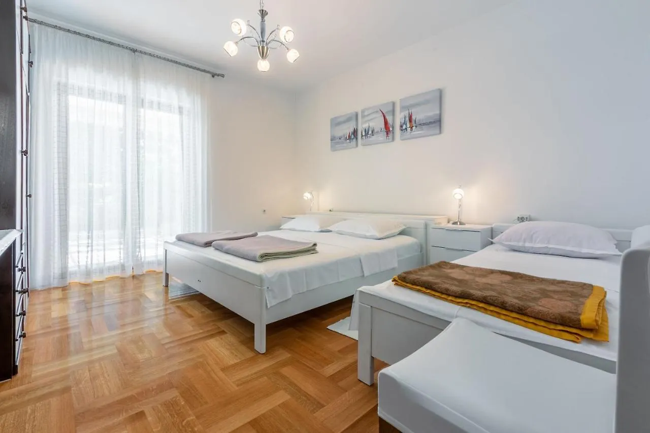 Apartments Mirena Crikvenica